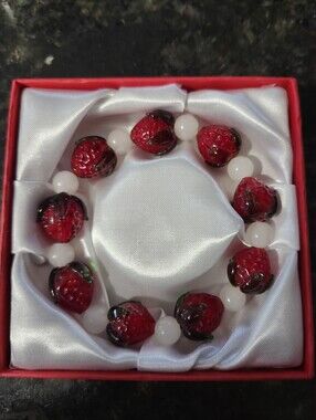Handmade Strawberry Glass And White Jade Beaded Bracelet